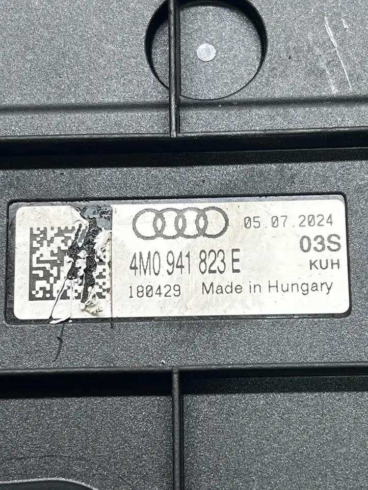 Audi RS Q8 (2019 - )  4M0941823E Реле выравнивания тока