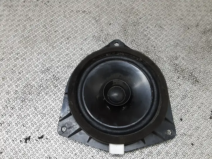 Toyota Avensis Verso (2001 - 2004) 8616044130 Динамики задних дверей — фото 1