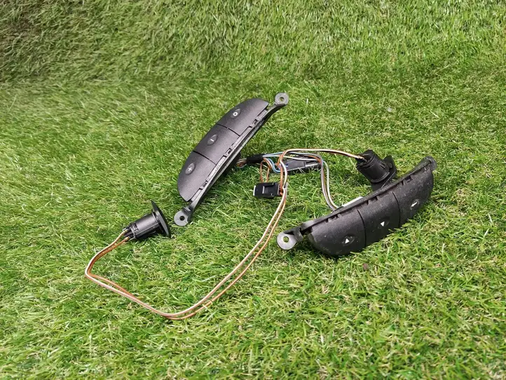 Opel Astra H (2004 - 2009) 90561159 Кнопки на рулевом колесе — фото 1