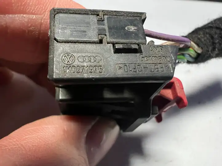 Audi A4 S4 B8 8K (2007 - 2011) 1K0971975 Прочая электропроводка — фото 3