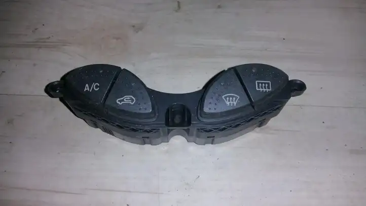 Ford Focus (1998 - 2004) 98ag19a945ch Кнопка обогрева стекла — фото 1