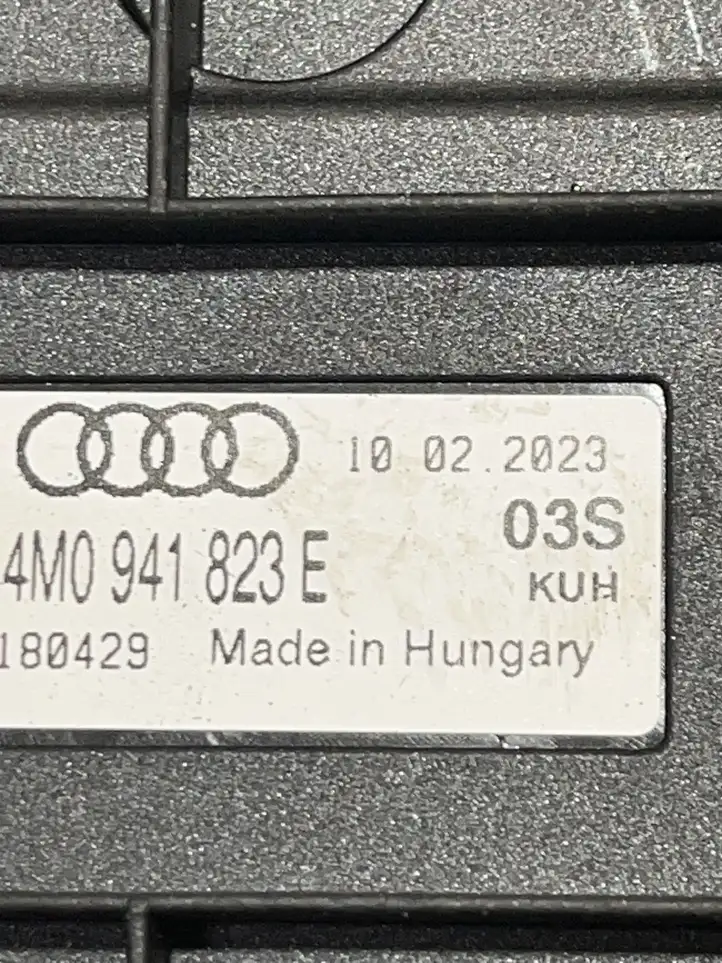 Audi RS Q8 (2019 - ) 4m0941823e Реле выравнивания напряжения — фото 4