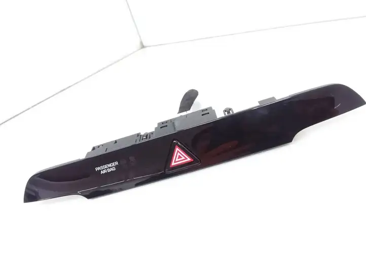 Hyundai Tucson TL (2015 - ) 93700D7000 Включатель аварийных фонарей — фото 1