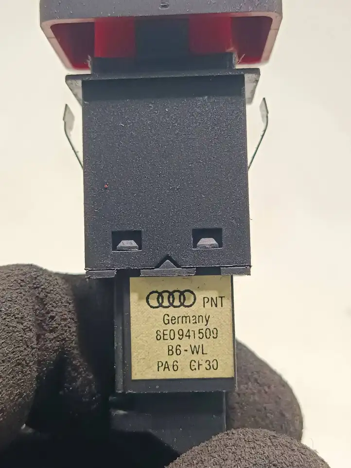 Audi A4 S4 B7 8E 8H (2004 - 2009) 8E0941509 Включатель аварийных фонарей — фото 4