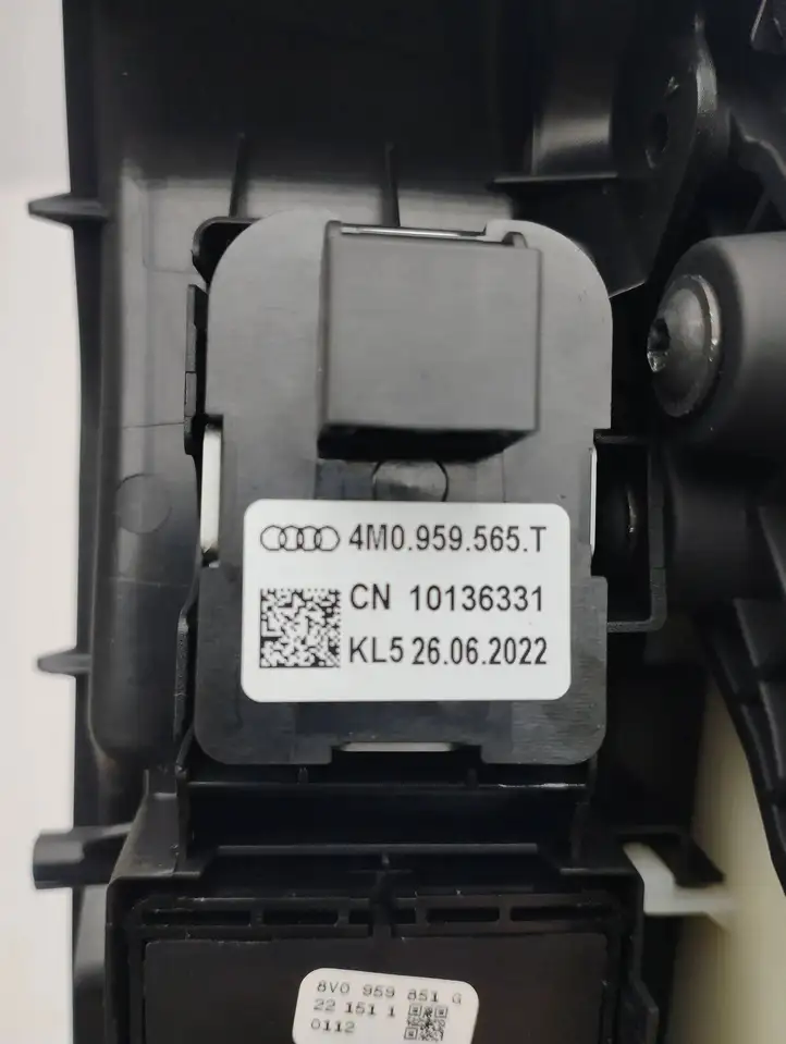 Audi Q2 - (2016 - ) 4M0959565T Кнопка стеклоподъемников — фото 5