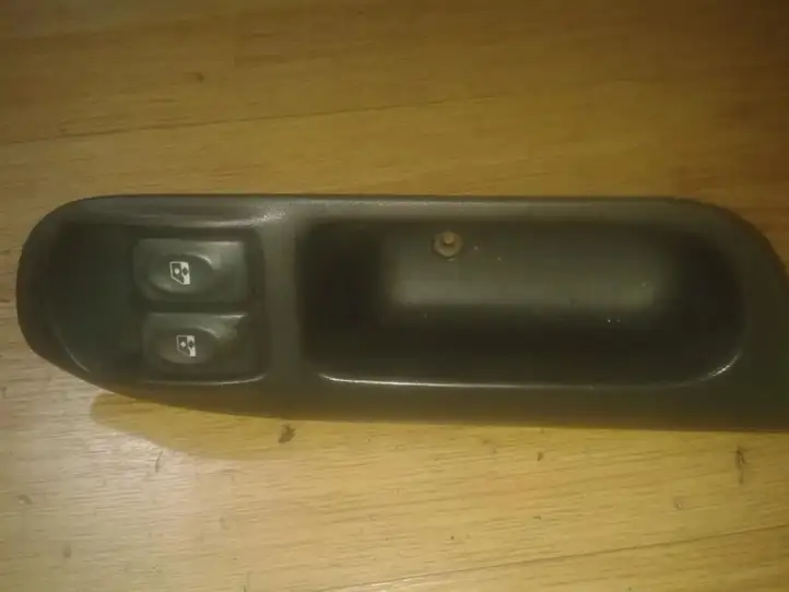 Renault Scenic I (1996 - 2003) 7700431172 Блок кнопок стеклоподъемников — фото 1