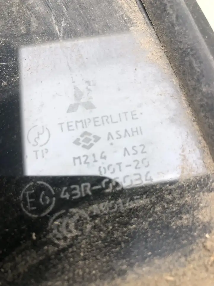 Mitsubishi Pajero Sport I (1996 - 2004) AS2 Форточка двери — фото 2