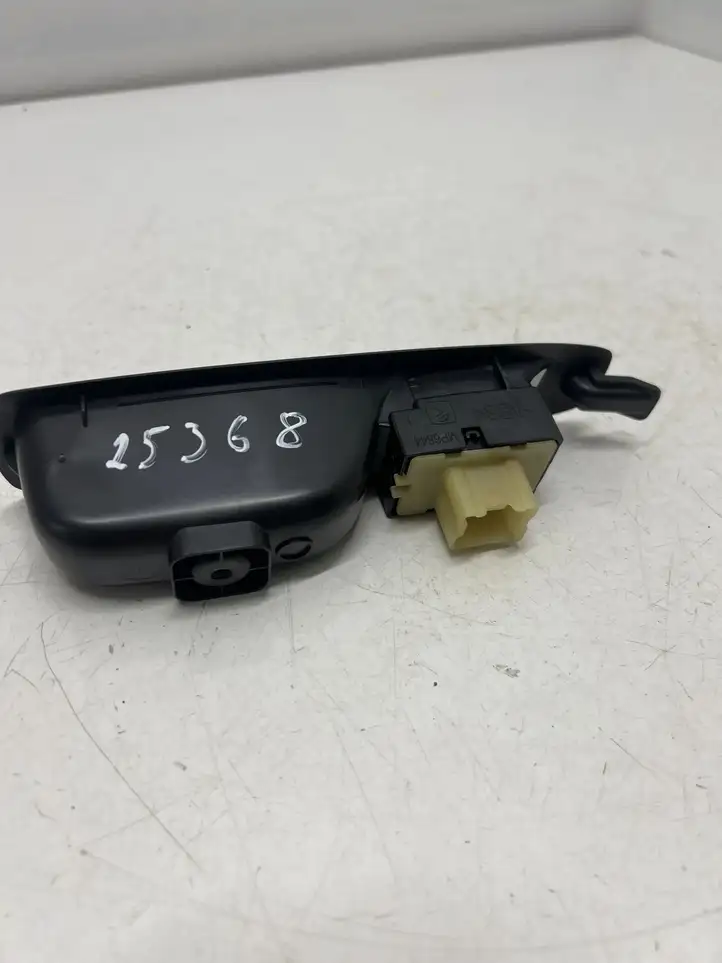 Renault Captur (2013 - 2020) 829614619R Кнопка стеклоподъемников — фото 3