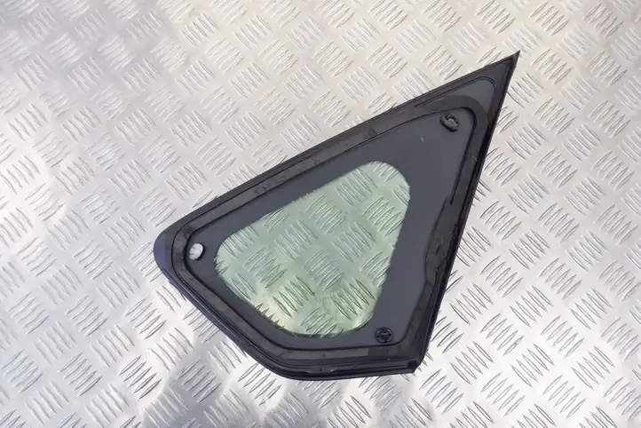 Toyota Prius (XW30) (2009 - 2015) 6272047030 Заднее боковое стекло — фото 3