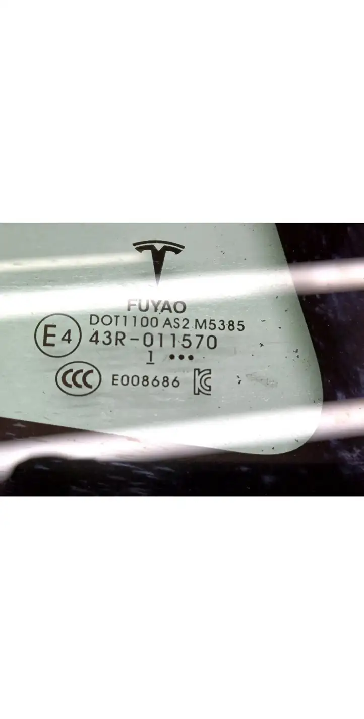 Tesla Model 3 (2017 - 2023) 1514979-01-C Заднее боковое стекло — фото 3