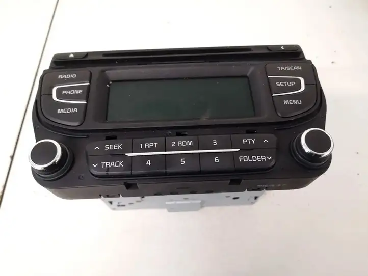 Kia Ceed (2010 - 2012) ac110a2ee Магнитола / мультимедийная система — фото 1