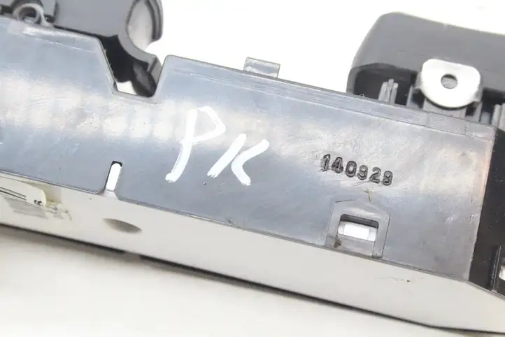Kia Optima (2013 - 2015) 935752T510 Кнопка стеклоподъемников — фото 6