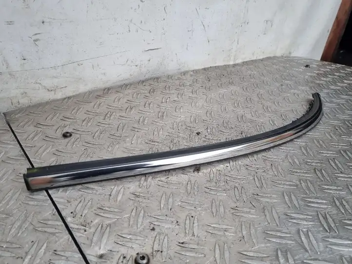 Mini Cooper Countryman R60 (2010 - 2016) 9810472 Облицовка заднего бокового стекла — фото 5