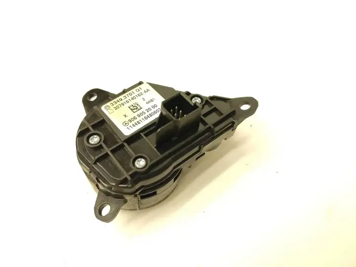 Mercedes-Benz Sprinter W906 (2006 - 2018) 9069052000 Кнопки на рулевом колесе — фото 4