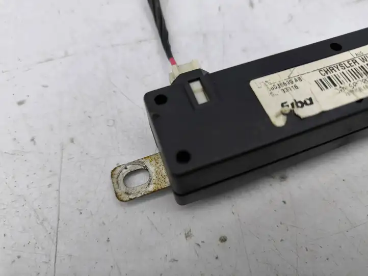 Jeep Grand Cherokee (2004 - 2010)  28005070 Усилитель антенны