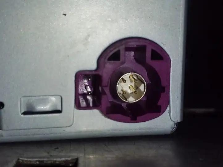 Volvo XC90 (2019 - ) 31407038 USB разъем — фото 5