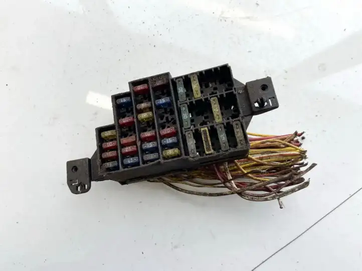 Renault Clio II (2001 - 2005)  7703297597 Ящик предохранителей (комплект)