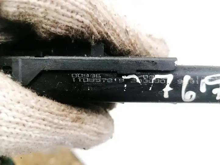 Volkswagen Touran I (2003 - 2010)  1T0857819 Другая внешняя деталь