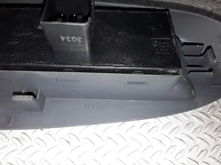 Volkswagen Touran I (2003 - 2010) 1T1867371F Блок кнопок стеклоподъемников — фото 2