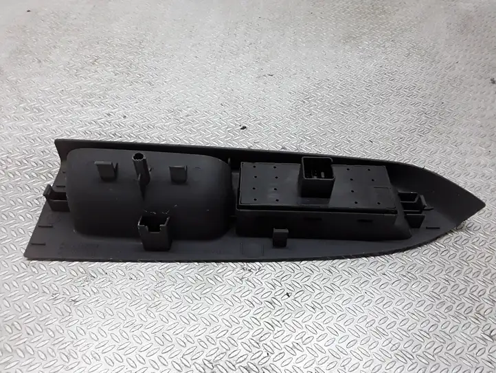 Volkswagen Touran I (2003 - 2010) 1T1867371F Блок кнопок стеклоподъемников — фото 3