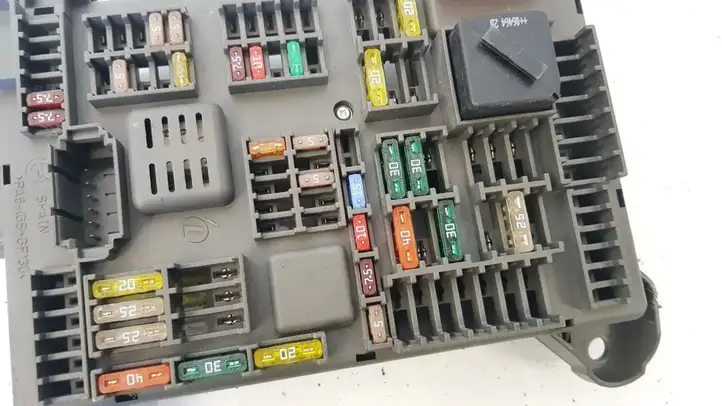 BMW X5 E70 (2006 - 2013)  518954020a Ящик предохранителей (комплект)