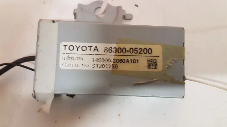 Toyota Avensis T270 (2009 - 2012) 8630005200 Усилитель антенны — фото 3