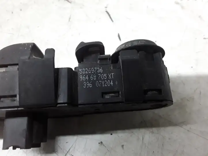 Peugeot 407 (2004 - 2011) 96468705XT Кнопка стеклоподъемников — фото 2