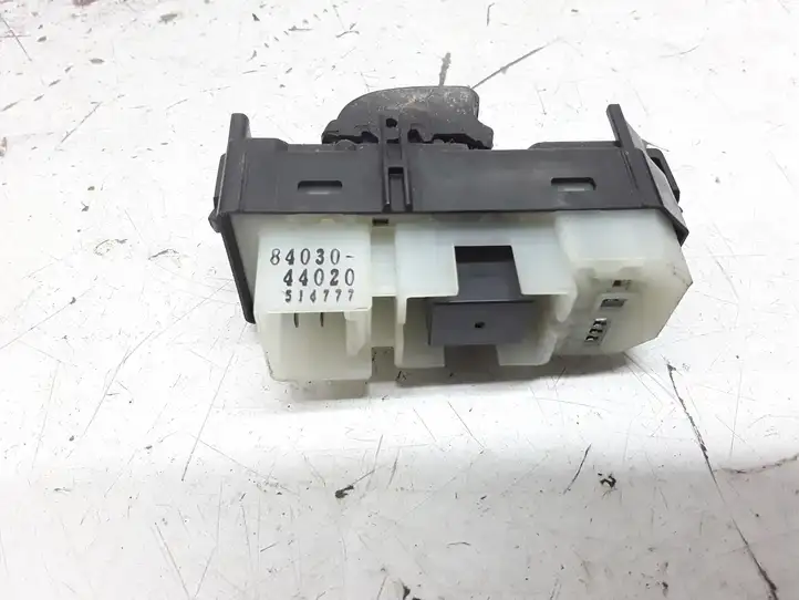Toyota Avensis Verso (2001 - 2004) 8403044020 Блок кнопок стеклоподъемников — фото 2