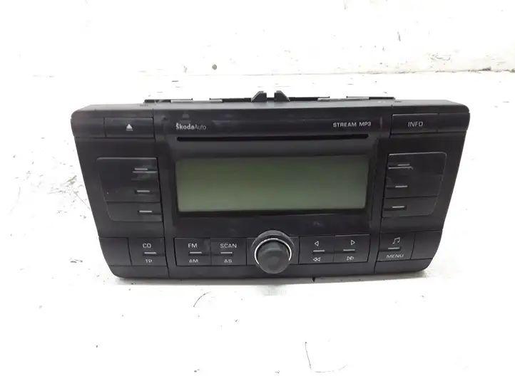 Skoda Octavia Mk2 (1Z) (2004 - 2013) 1Z0035161C Магнитола / мультимедийная система — фото 1