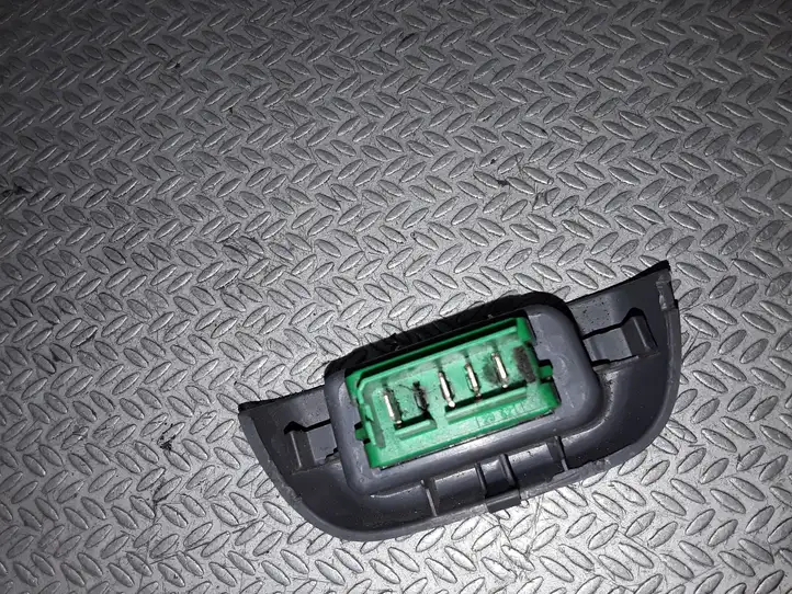 Toyota Aygo AB10 (2005 - 2008) 742310H010 Блок кнопок стеклоподъемников — фото 3