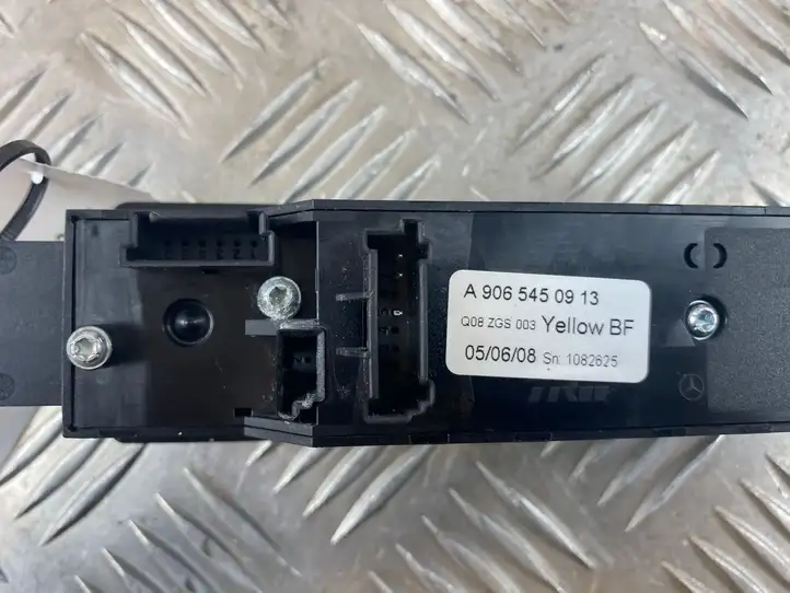 Mercedes-Benz Sprinter W906 (2006 - 2018) A9065450913 Блок кнопок стеклоподъемников — фото 2