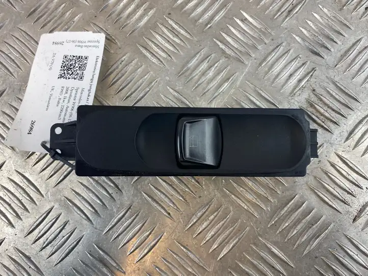 Mercedes-Benz Sprinter W906 (2006 - 2018) A9065450913 Блок кнопок стеклоподъемников — фото 4