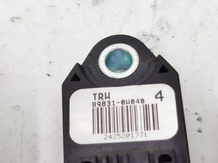 Lexus IS 220D-250-350 (2005 - 2010) 8983102020 Датчик удара SRS — фото 4