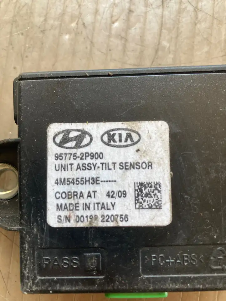 Kia Sorento (2009 - 2014) 957752P900 Прочие блоки управления — фото 2