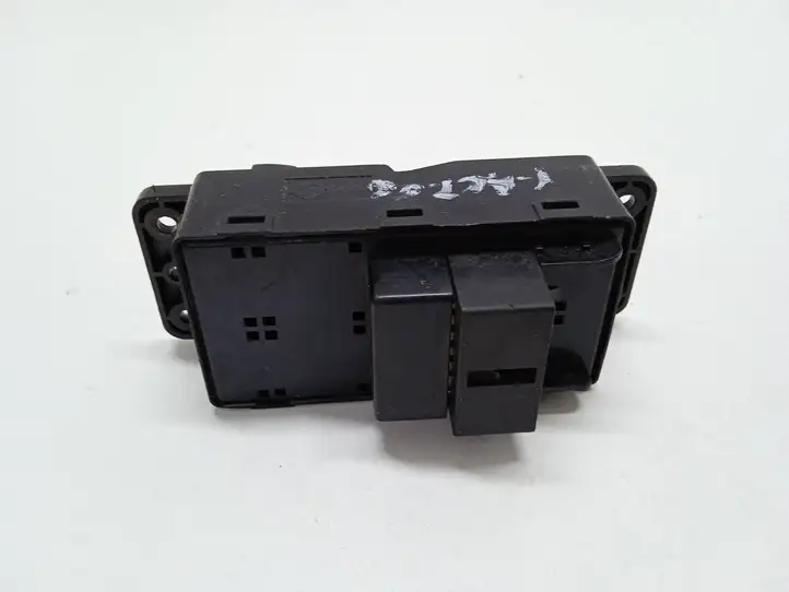 SsangYong Actyon (2005 - 2010) 202005300 Кнопка стеклоподъемников — фото 4