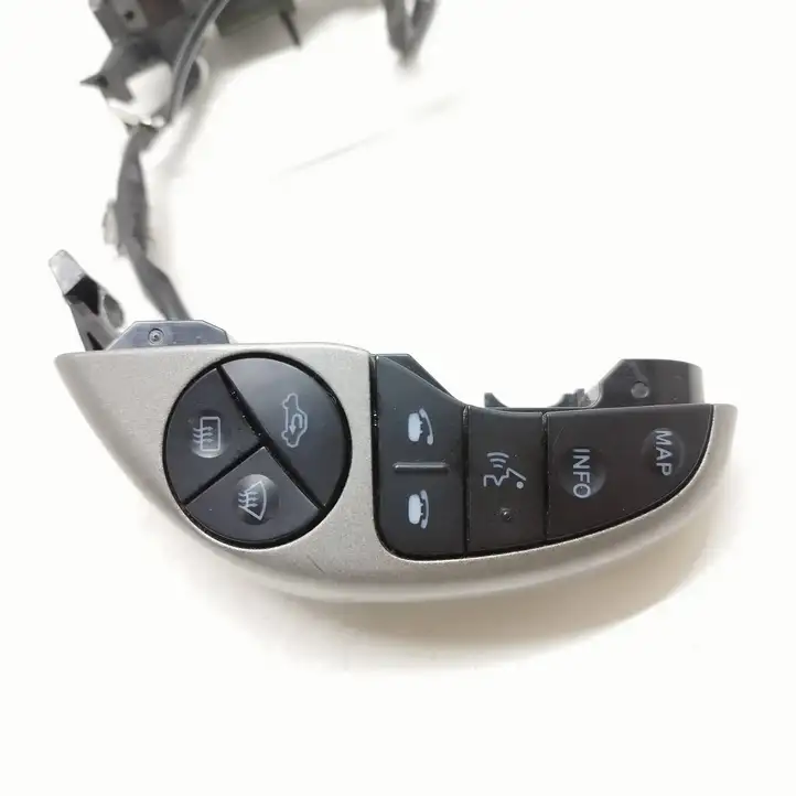 Toyota Prius (XW20) (2003 - 2009) F70CV164 Кнопки на рулевом колесе — фото 2