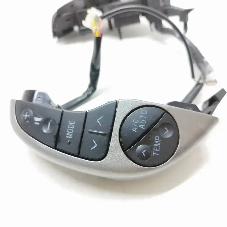 Toyota Prius (XW20) (2003 - 2009) F70CV164 Кнопки на рулевом колесе — фото 3