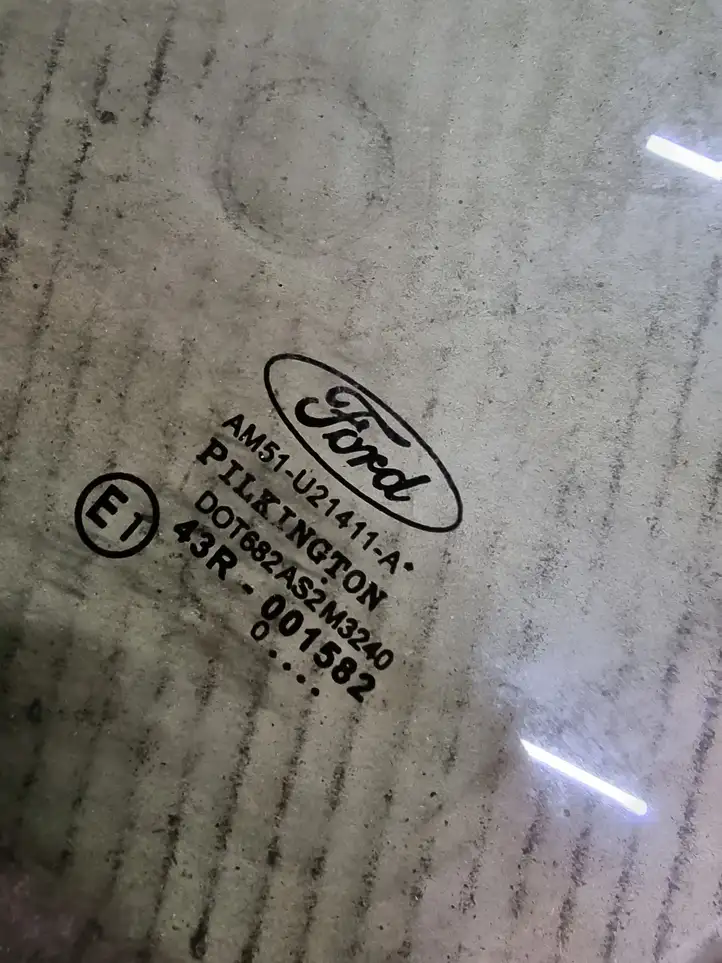 Ford C-MAX II (2010 - 2015) AM51U21411A Стекло передней двери — фото 2