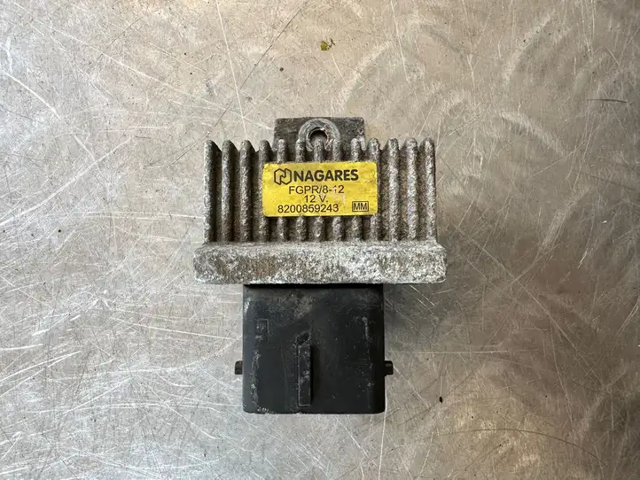 Nissan Juke I F15 (2010 - 2018) 8200859243 Реле накала свечей — фото 1