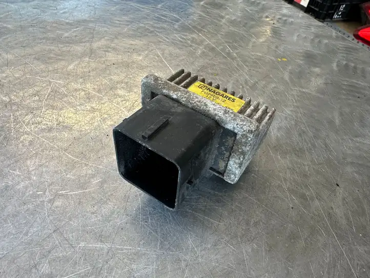 Nissan Juke I F15 (2010 - 2018) 8200859243 Реле накала свечей — фото 3