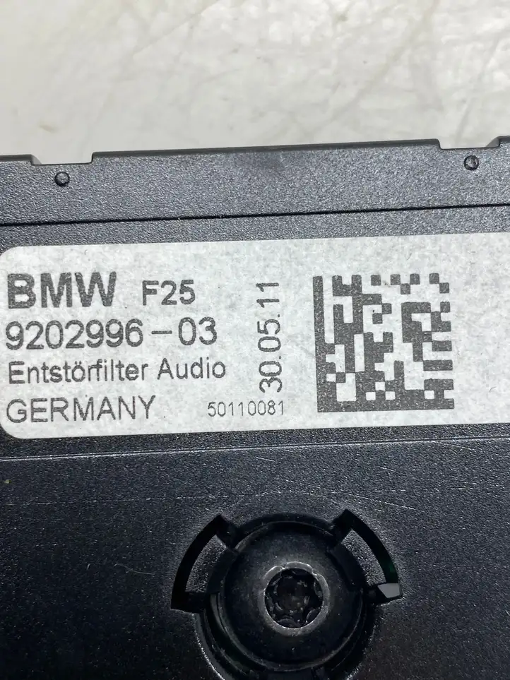 BMW X3 F25 (2010 - 2017) 9202996 Усилитель антенны — фото 5