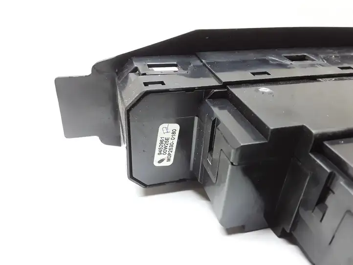 Volvo V70 (2000 - 2004) 9452961 Кнопка стеклоподъемников — фото 3