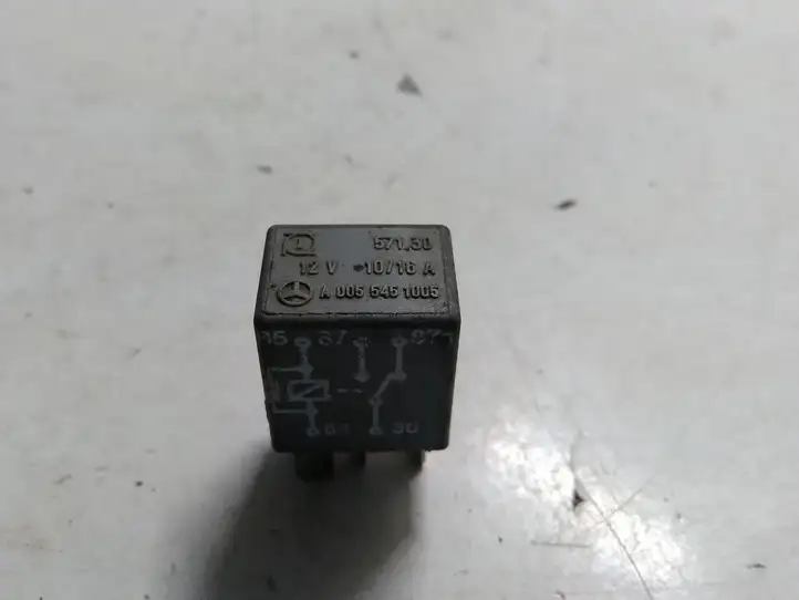 Mercedes-Benz Sprinter W901 W902 W903 W904 (1995 - 2007) A0055451005 Другое реле — фото 1
