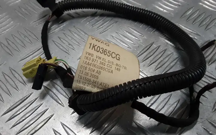 Seat Leon (1P) (2005 - 2012) 1K0365CG Прочая электропроводка — фото 3