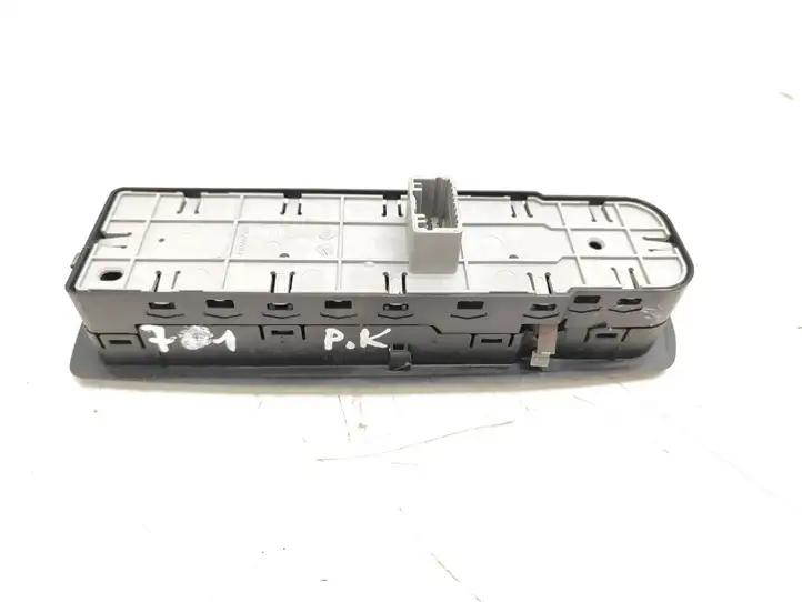 Renault Laguna III (2007 - 2015) 809610006R Блок кнопок стеклоподъемников — фото 5