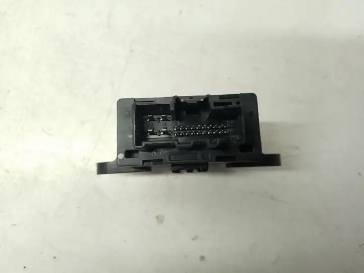 Ford Fusion II (2013 - )  DG9T14B534BD Блок управления дверью