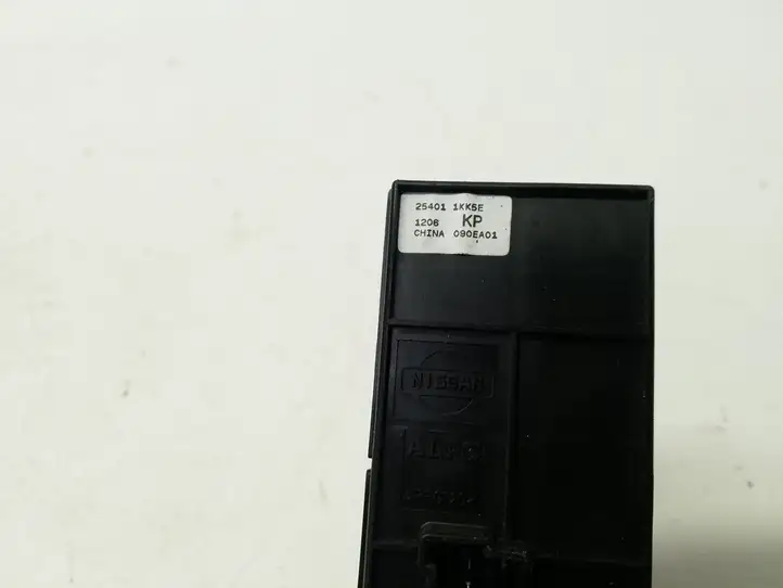 Nissan Juke I F15 (2010 - 2018) 254011KK5E Блок кнопок стеклоподъемников — фото 3