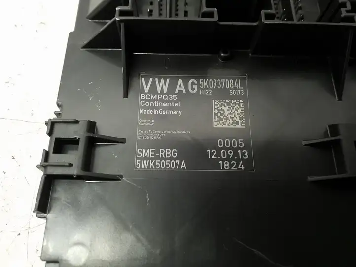Volkswagen Tiguan (2011 - 2016) 5K0937084L Модуль комфорта — фото 3