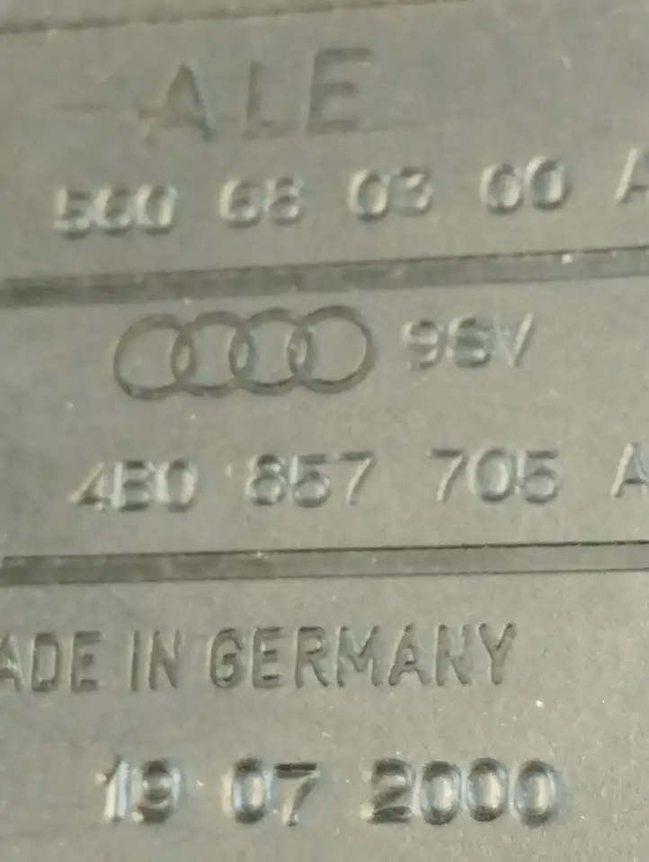 Audi A6 S6 C5 4B (1997 - 2001) 4B0857705A Передний ремень безопасности — фото 2