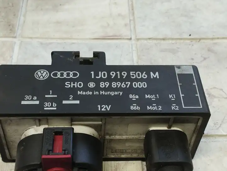 Volkswagen Polo (2005 - 2009) 1J0919506M Реле вентилятора охлаждения — фото 2